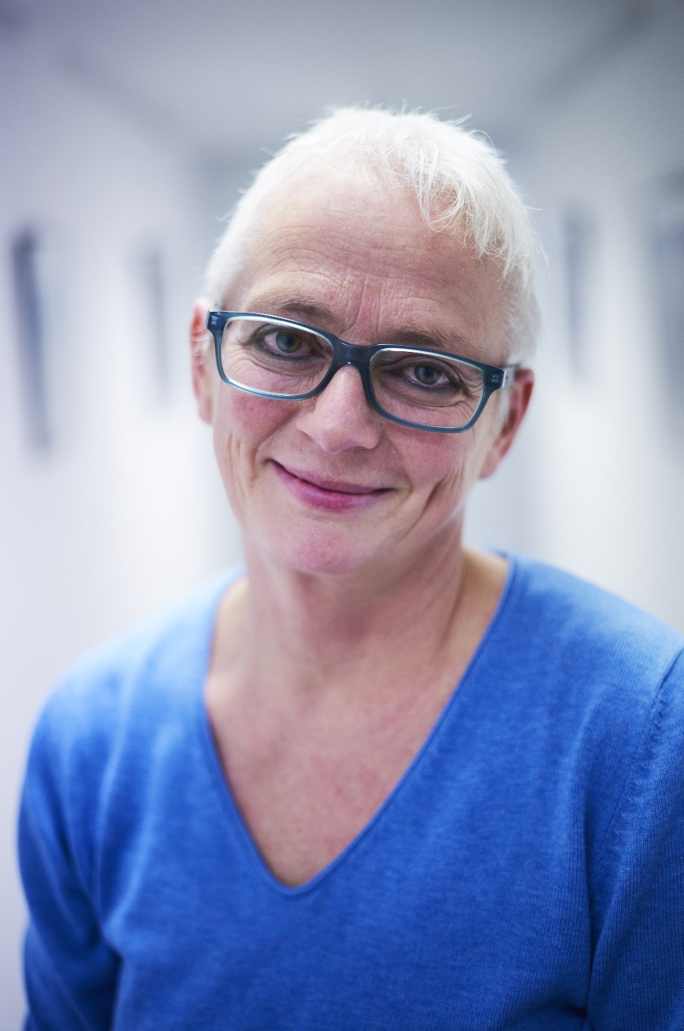 Porträt von Dr. Sabine Schäfer, Fachärztin in Hofheim, Ansprechpartnerin für Phlebologie, Venenmedizin und patientenorientierte Betreuung. 